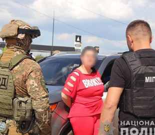 За незаконне переправлення через кордон військовозобов’язаних судитимуть жительку Чопа