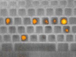 Хакеры смогли узнать пароли от компьютера по тепловым отпечаткам на клавиатуре