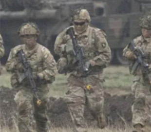 Вперше з часів холодної війни: НАТО тримає у бойовій готовності рекордну кількість військових