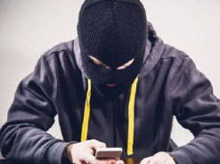 Фейковый "представитель посольства" выманил деньги у мужчины