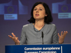 Евросоюз поддержал Twitter в споре с Трампом