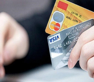 Інтернет-шахраї ошукали жінку на 17 тисяч гривень