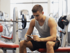 Почему лучше оставлять телефон в раздевалке при занятиях спортом