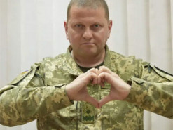 У Криму журналістка забронювала номер у готелі на ім’я Залужного