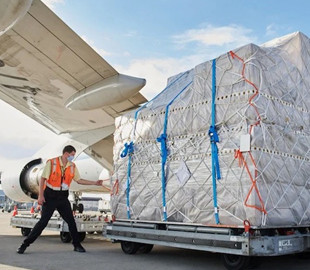 Apple во время пандемии стала больше использовать корабли и частные самолёты для ускорения поставок