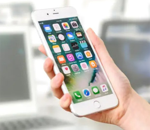 Названо 7 програм, які швидко розряджають батарею смартфона