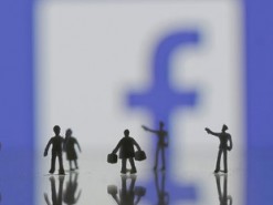 В Facebook связали заблокированные перед выборами аккаунты с Кремлем