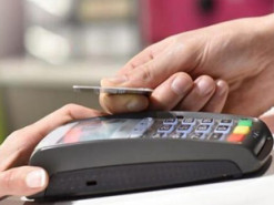 У Кам’янському чоловік 30 разів на день розплачувався в магазинах чужими картками