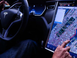 В США начато расследование по факту отказов сенсорных экранов в Tesla Model S