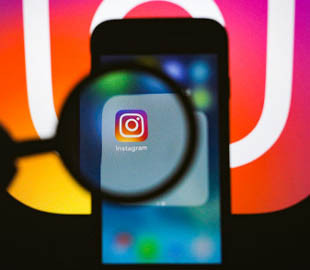 В работе Instagram и YouTube произошел сбой