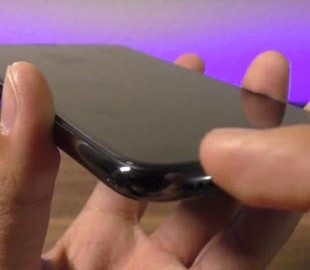 У некоторых iPhone X хрустит экран