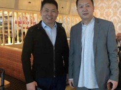 Неанонсированный смартфон Huawei P30 Pro замечен в руках у главы Huawei