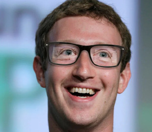 Facebook планирует выпустить свою замену смартфонам уже в этом году