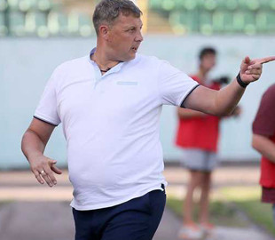 Тренер Карпат отримав травму під час святкування переможного гола: курйозне відео