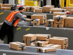 Amazon дополнительно нанимает 100 тысяч сотрудников склада и доставки