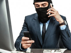 Видурюють гроші нібито для ЗСУ: на Радехівщині активізувались шахраї