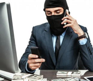 Видурюють гроші нібито для ЗСУ: на Радехівщині активізувались шахраї