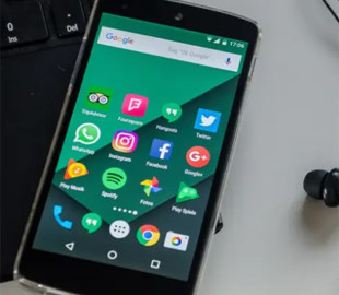 Вони найбільше "з’їдають" заряд батареї телефону: 25 популярних програм