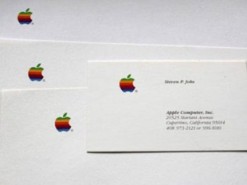 Визитки Стива Джобса выставили на eBay