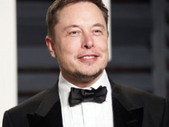 Папа в шестой раз: Илон Маск показал новорожденного малыша