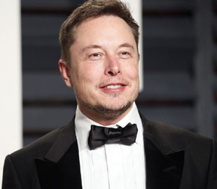 Папа в шестой раз: Илон Маск показал новорожденного малыша