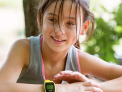 Хакеры научились подглядывать за пользователями через детские "умные" часы