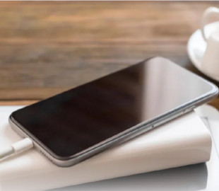 Чому акумулятор смартфона «вмирає» за два роки: прихована причина у вашій зарядці