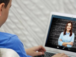 Киевляне просят перевести все школы города на дистанционку