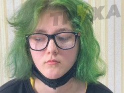 Появилось фото девушки, устроившей стрельбу из арбалета в Полтаве