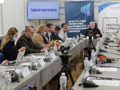 На боці ворога працює 5 тисяч професійних блогерів