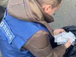 Под Киевом оштрафовали мужчину, который продавал несертифицированные тесты на коронавирус