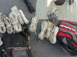 Оставили людей без интернета: во Львове двое мужчин воровали кабель на крыше