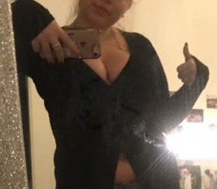 Девушка прославилась из-за неудачной интернет-покупки платья