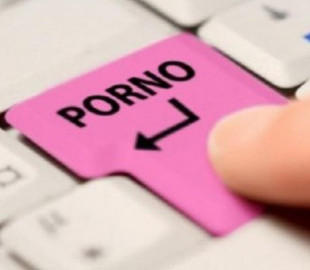 40-летний житель Запорожья создал притон, где изготавливали и распространяли порнографию