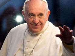 Папа Римский из-за коронавируса разрешил транслировать утренние мессы