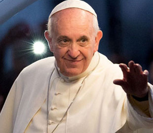 Папа Римский из-за коронавируса разрешил транслировать утренние мессы