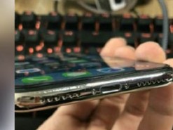 У владельцев iPhone X начала слезать краска