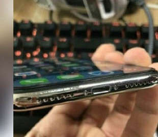 У владельцев iPhone X начала слезать краска