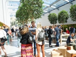 За 12 часов магазин Apple на родине Джобса успели ограбить дважды