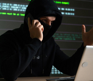 Мошенники выдают себя за врачей и воруют у украинцев деньги: как работает схема