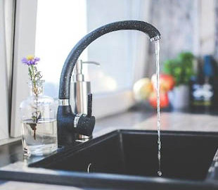 Експерти розповіли, як економити воду під час приготування їжі