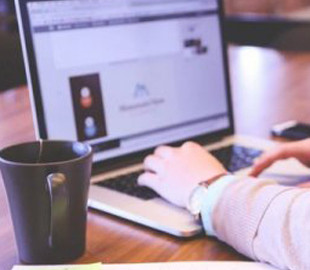 Робота через TikTok та пропозиція матеріальної допомоги: двох жінок на Полтавщині ошукали на понад 200 тис. грн