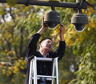 Американский стартап помогает Китаю строить цифровую диктатуру