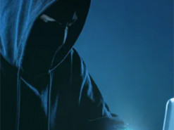 Українців атакують "поштові" шахраї: як працює злочинна схема з посилками