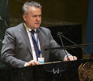 Кислица "потроллил" российского посла в ООН книгой "Что не так с дипломатией" и обсудил это в Twitter с ее автором