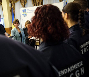 До Ізюма поїдуть жандарми з Франції для розслідування воєнних злочинів Росії — фото