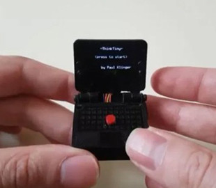 Создан миниатюрный рабочий ноутбук с экраном в один дюйм