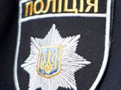 Полицейские разыскивают аферистов, которые выманили у жителей Сумщины более 100 000 гривен