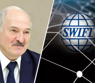 Економічна ядерна бомба – чим загрожує режиму Лукашенка відключення від SWIFT