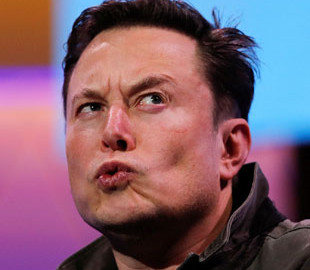 Илон Маск критикует Apple и iOS